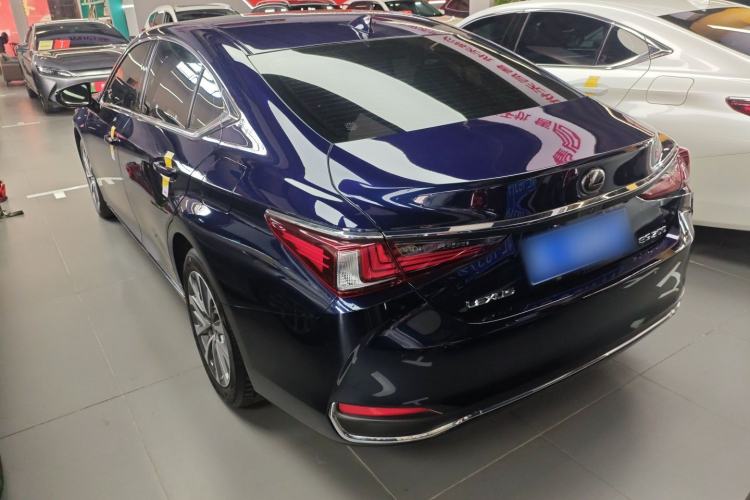 Used Lexus ES 2022 200 Excellence Edition Rear Left 45 Deg