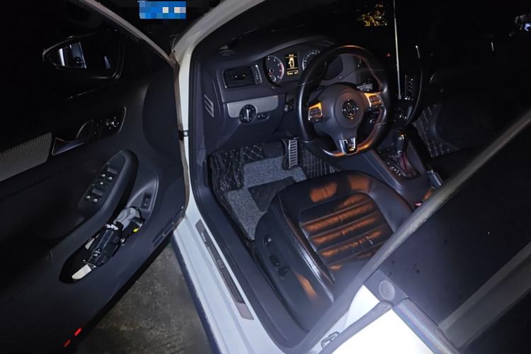 Used Volkswagen Sagitar 2013 2.0 TSI GLI Driver Seat