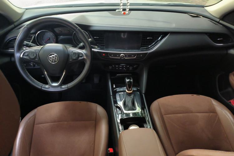 Used Buick Regal 2017 20T Elite Edition Center Console