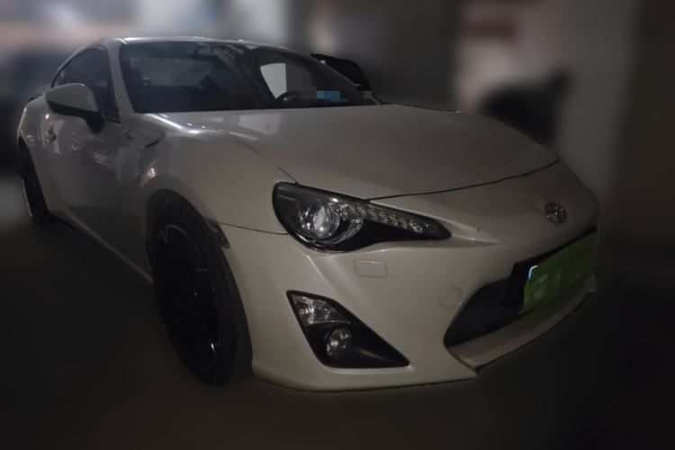 Used Toyota 86 2013 2.0L Manual Luxury Version
