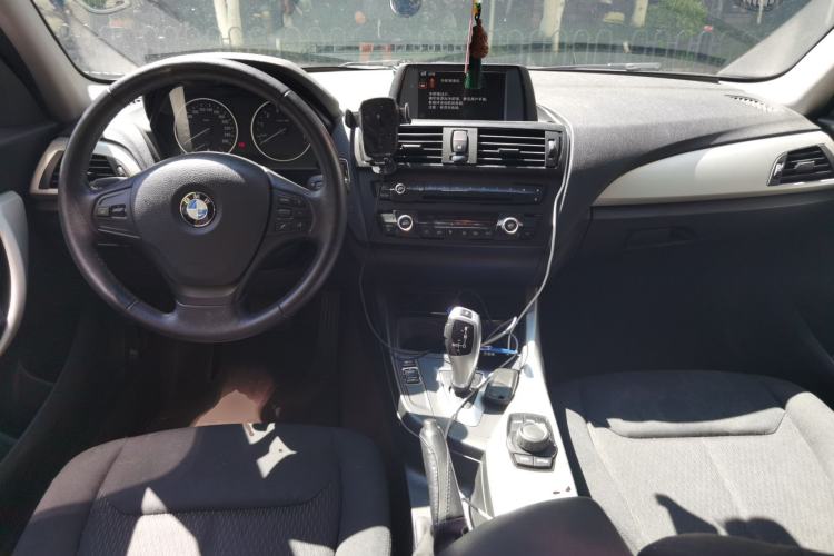 Used BMW 1 Series 2012 118i Leading Model Center Console