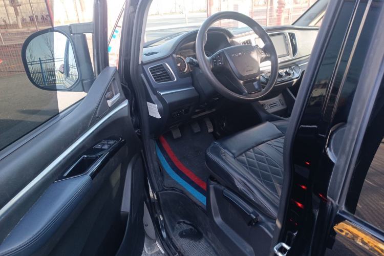 Used FORTHING Lingzhi 2022 Striving Version M5L 1.6L Luxury 7-Seater
