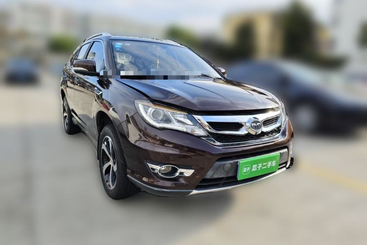 Used BYD S7 2015 2.0T Upgraded Automatic Luxury Version Front Right 45 Deg
