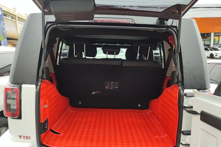 Used BAIC Off-Road BJ40 2023 2.0D Automatic Four-Wheel Drive Blade Hero Edition Adventurer Type (with Front and Rear Electronic Locks) Trunk