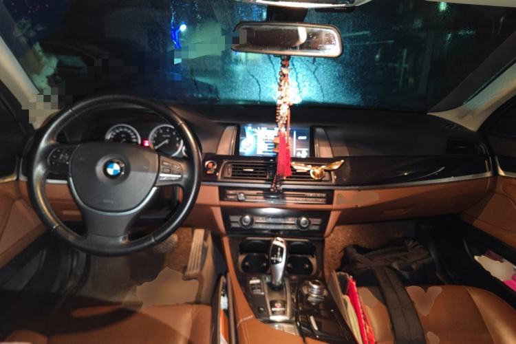 Used BMW 5 Series 2014 520Li Elegant Model Center Console