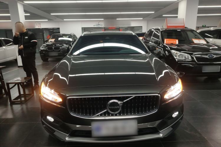 Used Volvo V90 2021 Cross Country B5 AWD Smart Range Edition