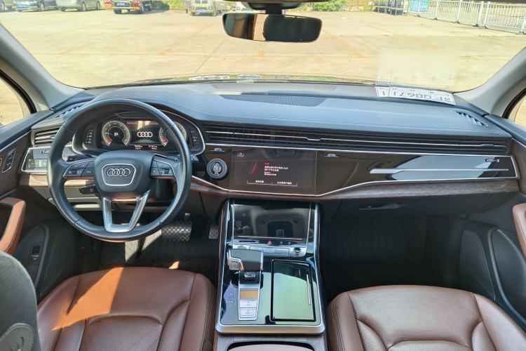 Used Audi Q7 2023 45 TFSI quattro S line Sport model
