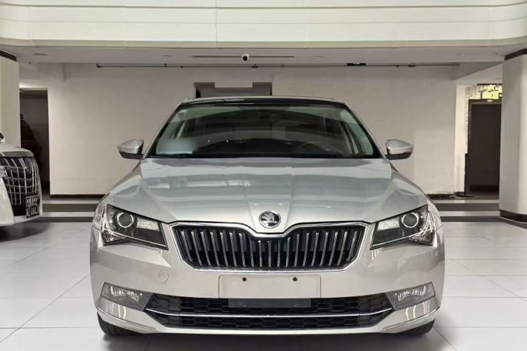 Used Skoda Superb 2016 TSI330 DSG Innovation Edition Exterior 4