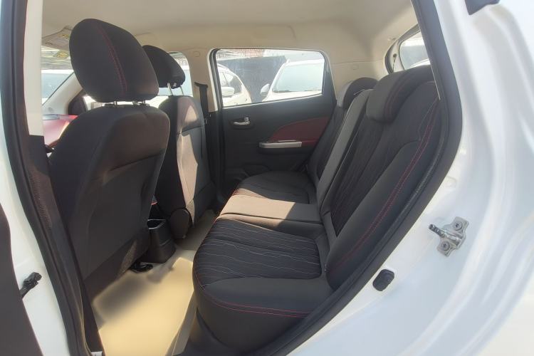 Used CHANGAN Benni 2015 1.4L IMT Luxury Model China V Standard
