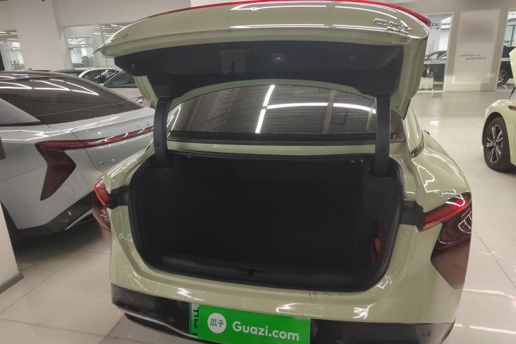 Used Hongqi EH7 2024 690 Pro Trunk