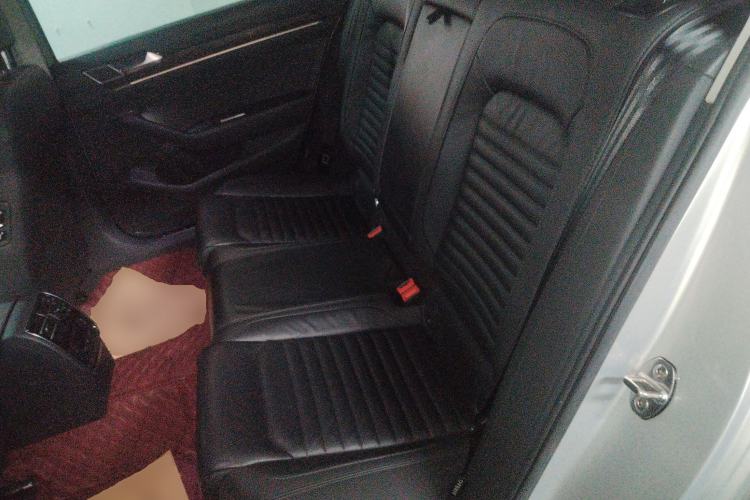 Used Volkswagen Magotan 2019 330TSI DSG Luxury Model China V Standard Left Rear Seat