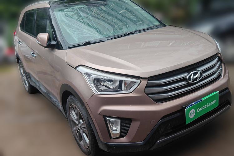 Used Hyundai ix25 2015 1.6L Automatic Two-Wheel Drive Smart GLS Trim Front Right 45 Deg