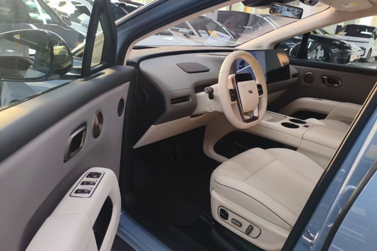 Used Li Auto i8 2025 Model Standard Version
