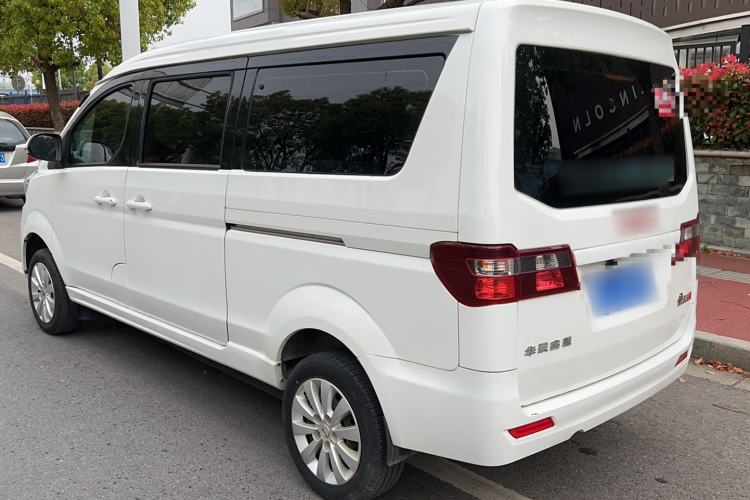 Used Jinbei Gold Hiace M Classic 2022 1.5L Engineering Lion Passenger Vehicle 6 Seats Exterior 3