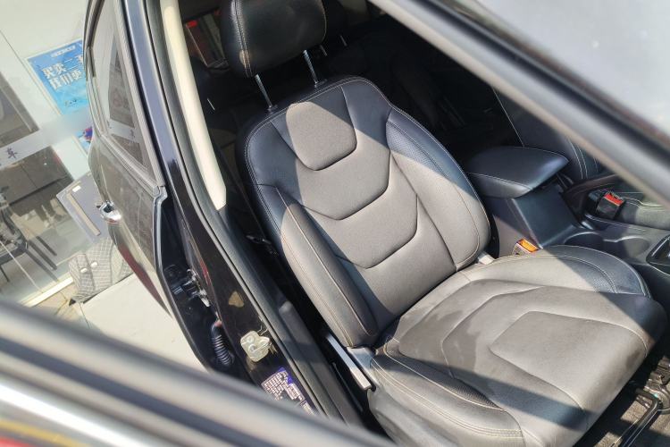 Used Dongfeng Fengon 580 2021 ☆ Star Edition 1.8L Manual Elite Version Right Front Seat