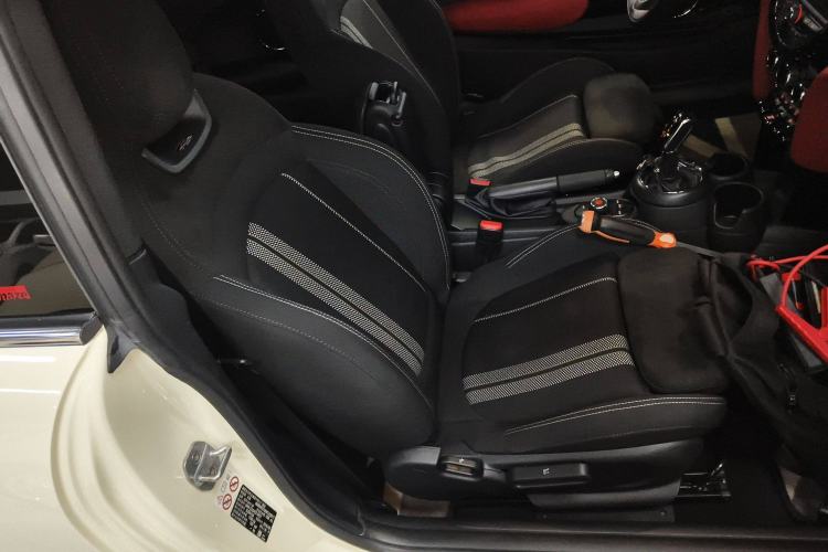 Used MINI MINI 2018 1.5T COOPER Racing Driver