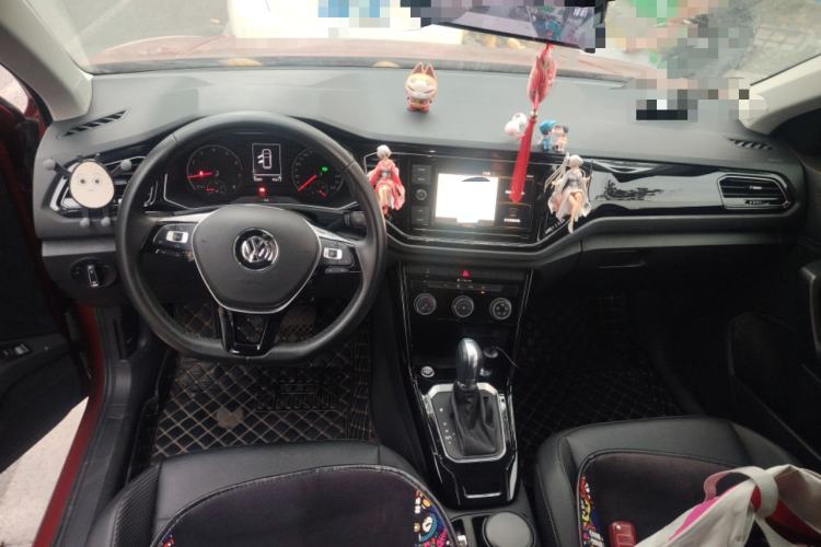 Used Volkswagen T-ROC 2019 280TSI DSG Two-Wheel Drive Comfort Version China VI Standard Center Console