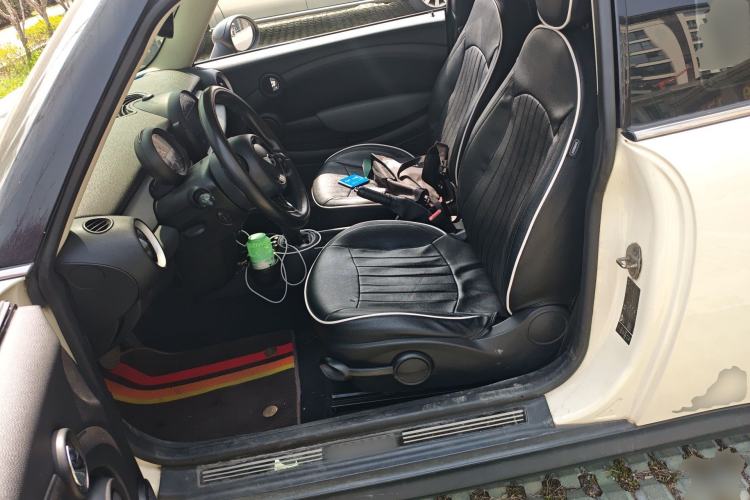 Used MINI 2011 1.6L ONE
