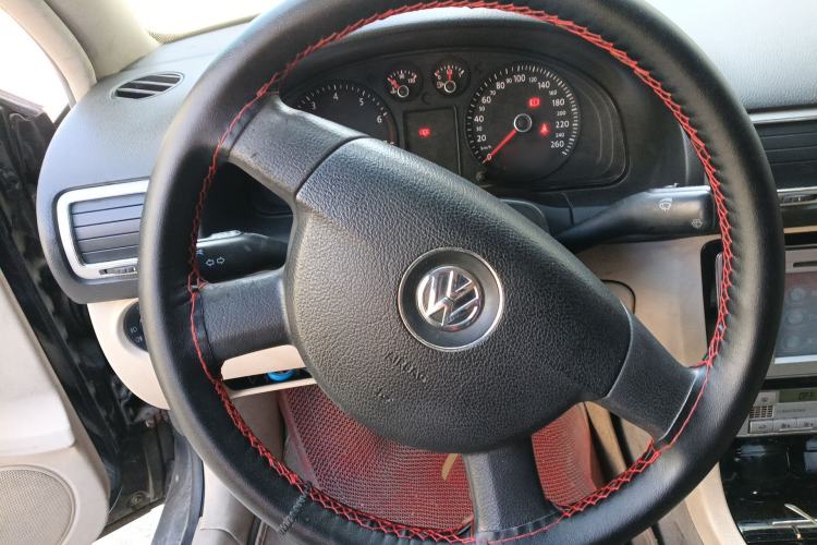 Used Volkswagen Passat 2011 1.8T Manual Luxury Model Steering Wheel