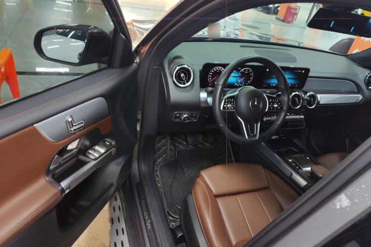 Used Mercedes-Benz GLB 2022 Second Facelift GLB 200 Fashion Edition Driver Seat