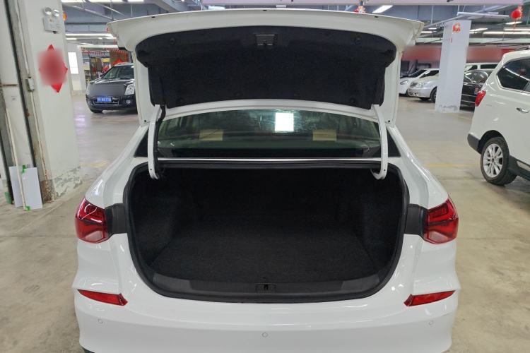 Used Chevrolet Monza 2020 320 Automatic Enjoyment Edition Trunk