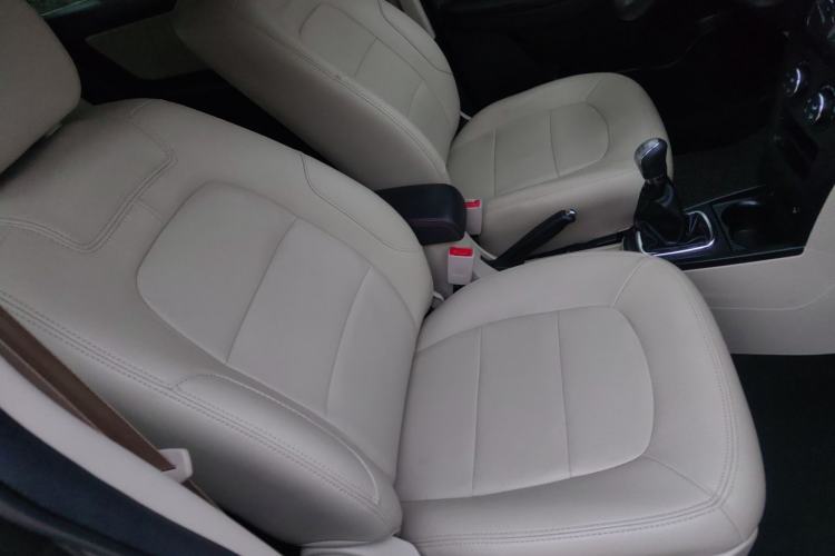 Used FAW Yingzhi G3 2016 1.5L Manual Luxury Edition
