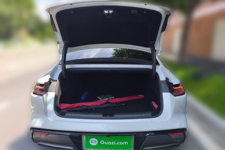 Used Geely Galaxy E8 2024 665 km Range Rear-Drive Starship Long-Range Version Trunk