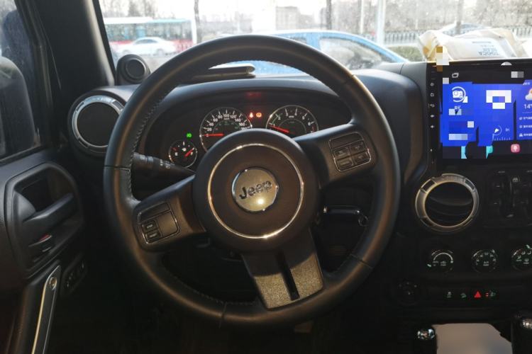 Used Jeep Wrangler 2014 3.0L Sahara Four-Door Edition