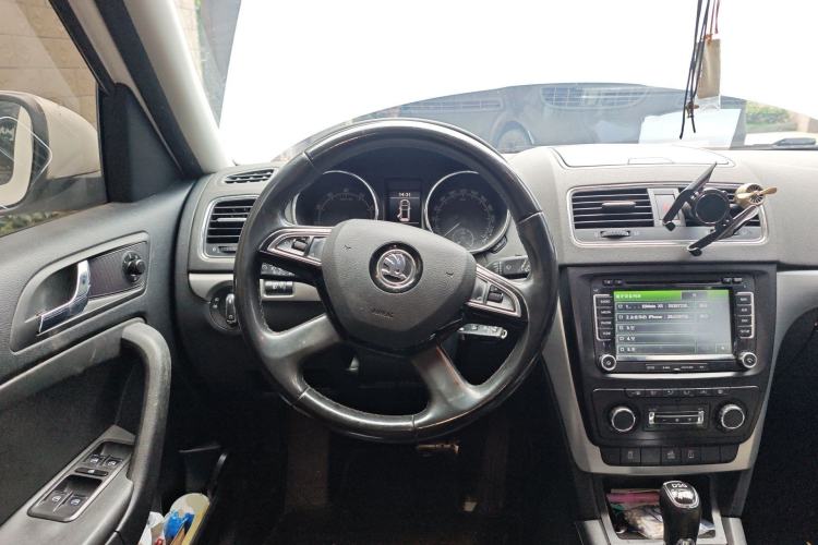 Used Skoda Yeti 2014 1.8TSI DSG Polar Edition
