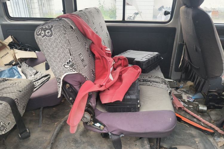 Used FORTHING Lingzhi 2012 Commercial Version 1.6L Utility Model Left Rear Seat