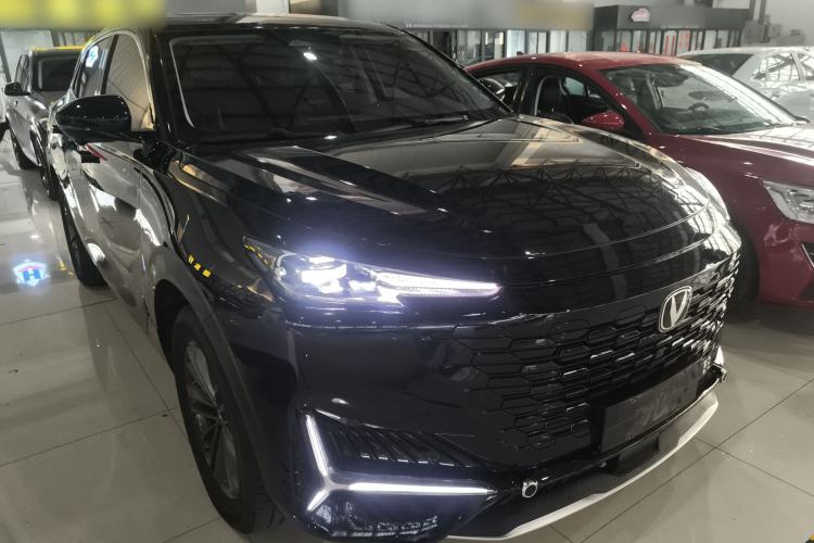 Used Changan UNI-K 2024 2.0T Two-Wheel Drive YueShang Trim
