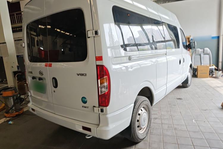 Used SAIC MAXUS Xintu V80 2023 2.0T Manual Classic Aoyuntong Short Wheelbase Mid-Roof 7/8/9-Seater Rear Right 45 Deg
