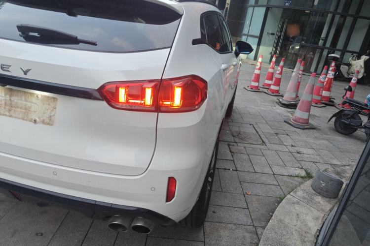 Used Wey VV5 2017 2.0T Ultra-Luxury Version Right Rear Taillight