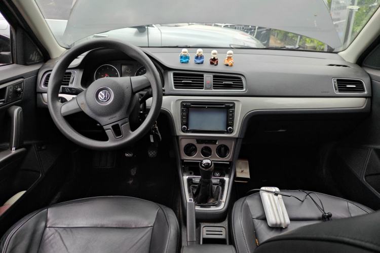 Used Volkswagen Lavida 2013 Restyled Classic 1.6L Manual Comfort Edition