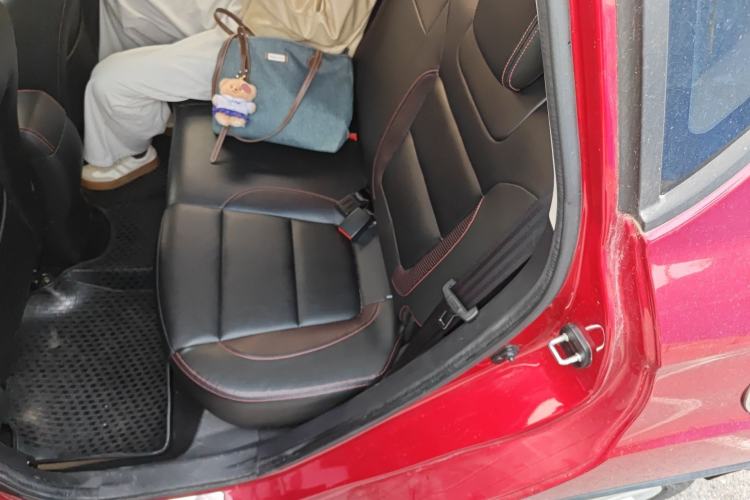 Used CHANGAN CS35 2012 1.6L Automatic Luxury Version China IV Standard Left Rear Seat