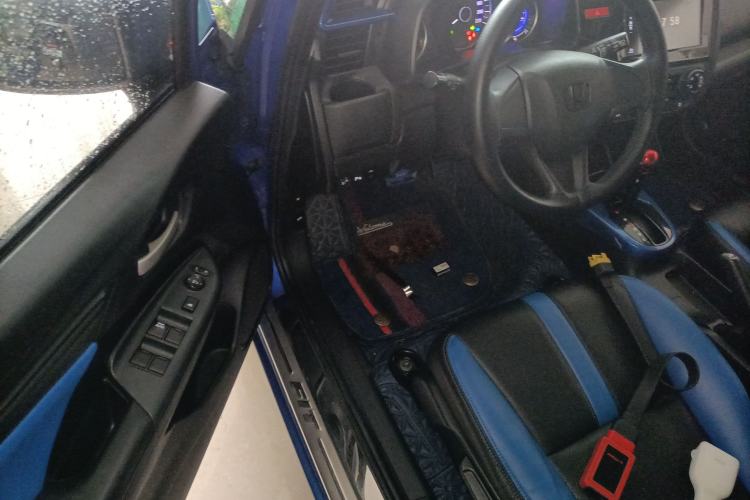 Used Honda Fit 2016 1.5L LXS CVT Comfort Sunroof Version Driver Seat