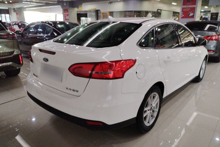 Used Ford Focus 2018 Sedan Classic 1.6L Automatic Trendy SmartDrive Edition
