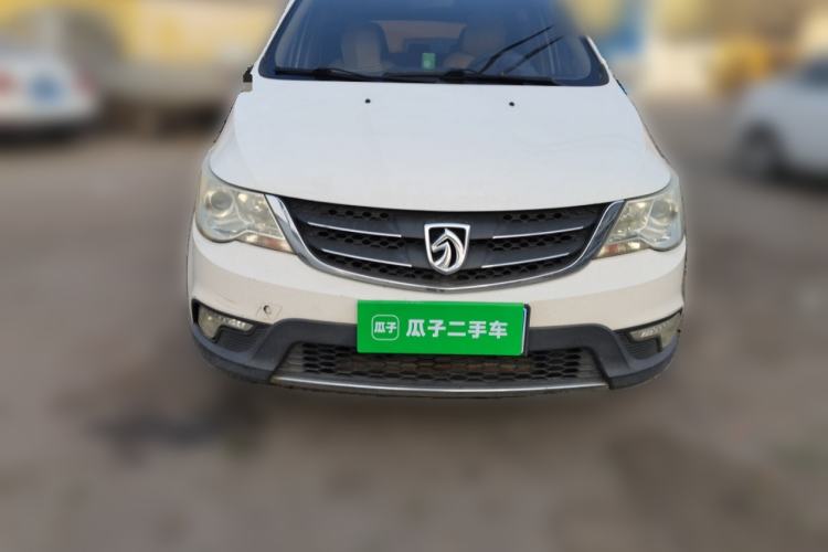 Used Baojun 730 2014 1.5L manual Comfort version 7 seats