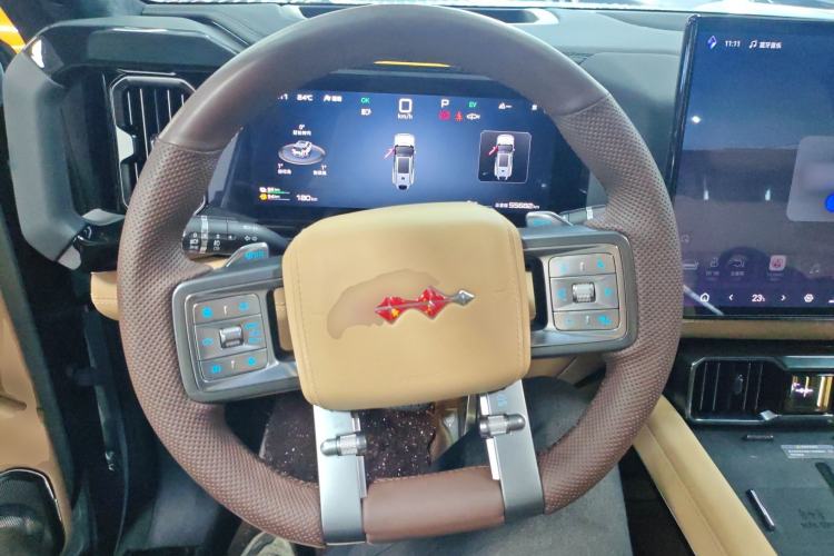 Used Formula Leopard 8 2025 Smart & Brave Flagship Edition 7 Seats Steering Wheel