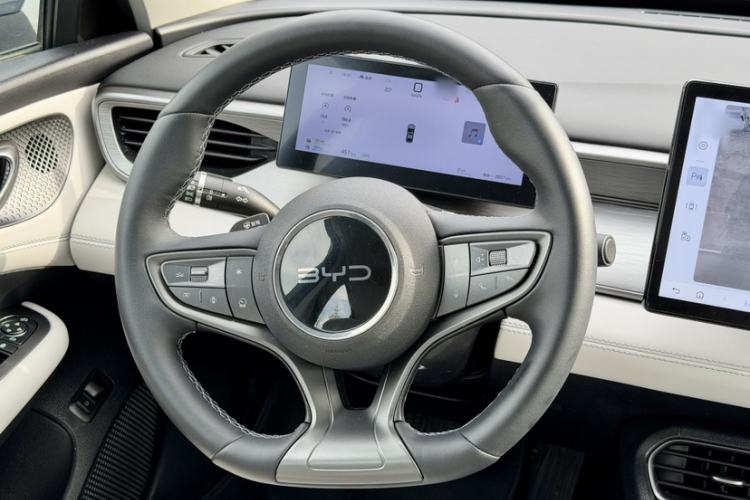 Used BYD Seal 05 DM-i 2025 DM-i Intelligent Drive 120KM Flagship Model Interior 3