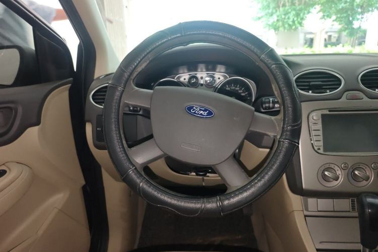 Used Ford Focus 2011 Sedan 1.8L Automatic Fashion Edition

