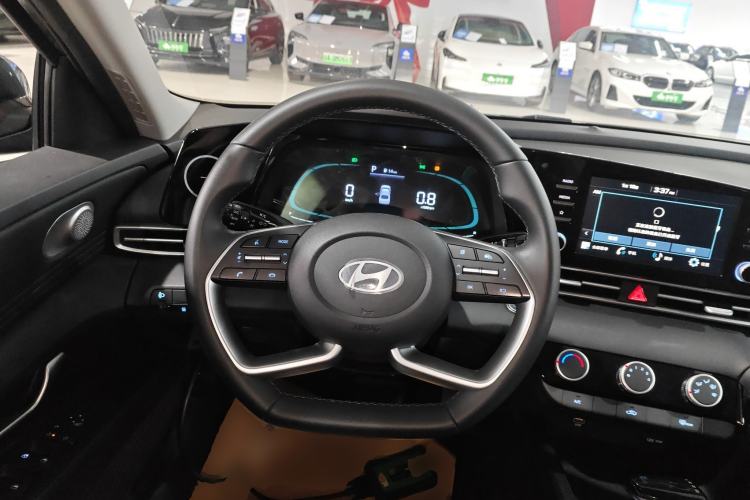 Used Hyundai Elantra 2023 1.5L CVT GLX Elite Edition Steering Wheel