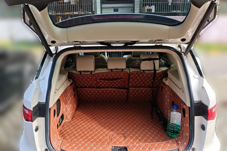 Used Zotye T700 2017 1.8T Dual-Clutch Prestige Model
