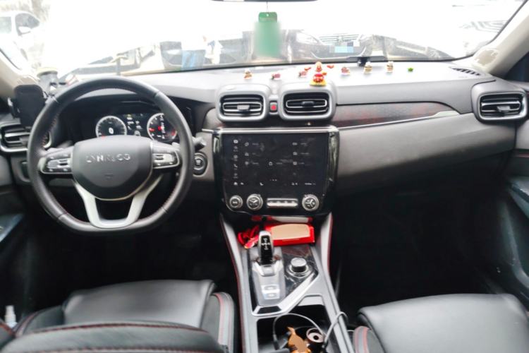 Used Lynk & Co 02 2018 2.0T DCT 4x4 Sport Pro Edition China V Standard Center Console