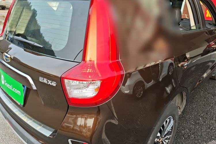 Used Geely Auto Vision X6 2016 1.3T CVT Flagship Model
