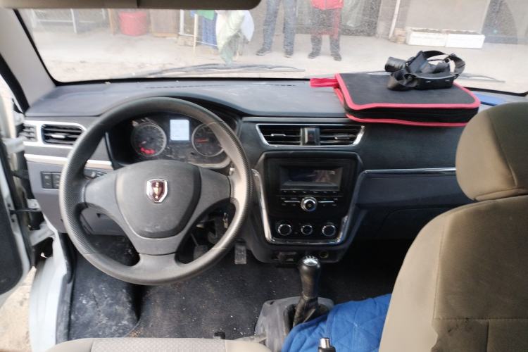 Used Jinbei Hiace X30 2023 1.5L Wealthy Van 2/5-Seater Non-Air-Conditioned Version SWC15M Center Console