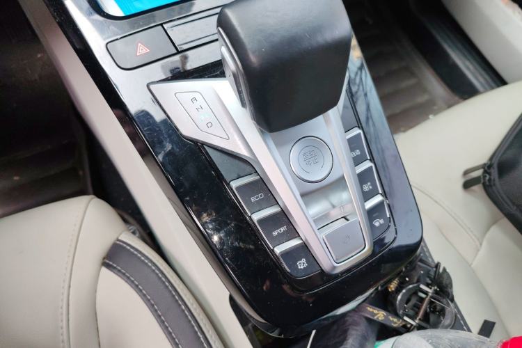 Used BYD Yuan Pro 2021 401 km Luxury Version Gear Lever