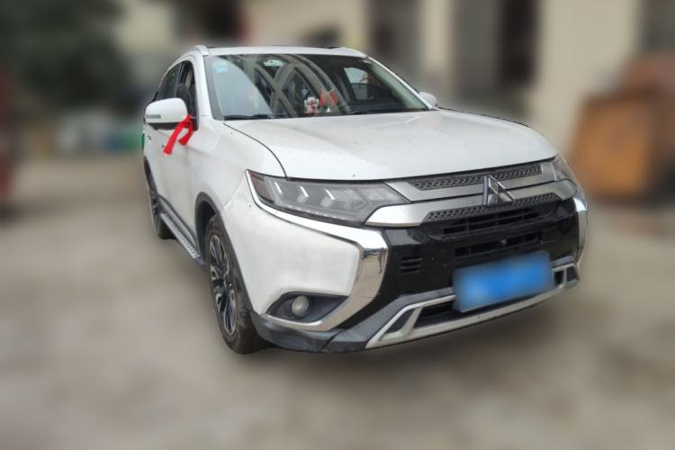 Used Mitsubishi Outlander 2019 2.4L 4x4 Zhi Xiang Edition 5 Seats China V Emission Standard