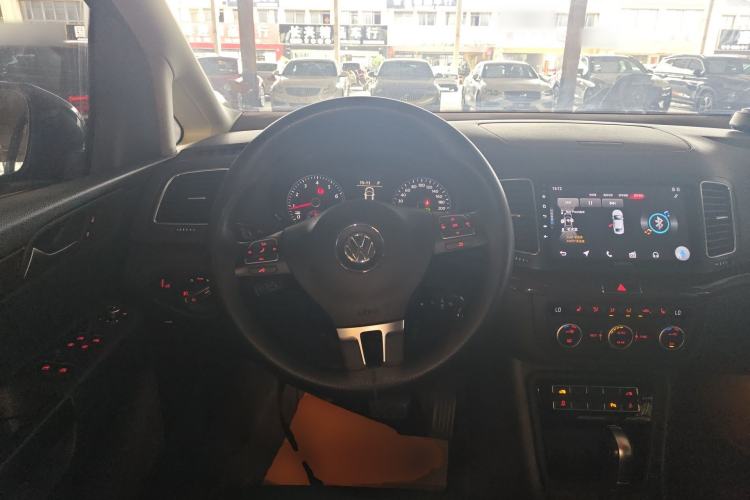 Used Volkswagen Sharan 2014 2.0 TSI Comfort Model
