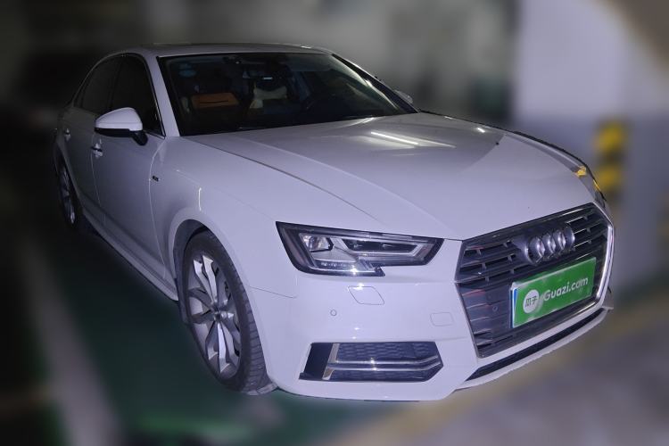 Used Audi A4L 2018 30th Anniversary Edition 40 TFSI Fashion Model Front Right 45 Deg